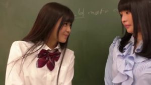 หนังavเลสเบี้ยนแนวครูนักเรียน Japan Porn ครูจบใหม่ถูกนักเรียนขู่เลียหีกลางห้อง ทีแรกก็เหมือนขัดขืนแต่สุดท้ายครูสาวก็ลงลิ้นซอยหีคืนสมใจอยาก