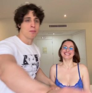 ครูสอนภาษารับงาน I Met this Spanish Teacher on a dating app